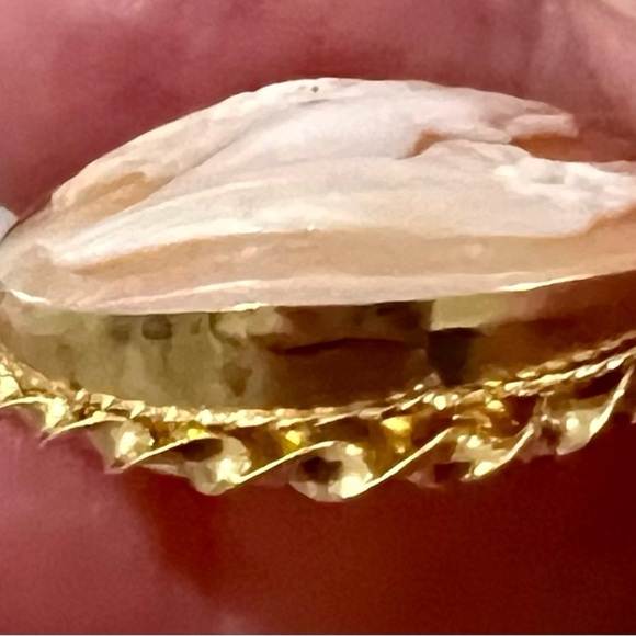 Antique 14K Cameo Brooch/Pendant - Picture 7 of 9